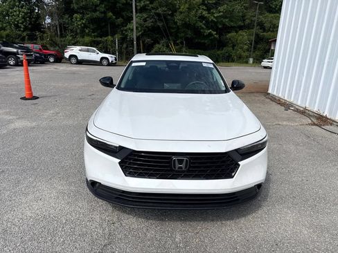 Used 2025 Honda Accord SE image 3
