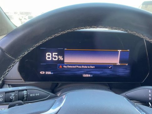 Used 2024 Chevrolet Blazer EV LT AWD/4WD image 16