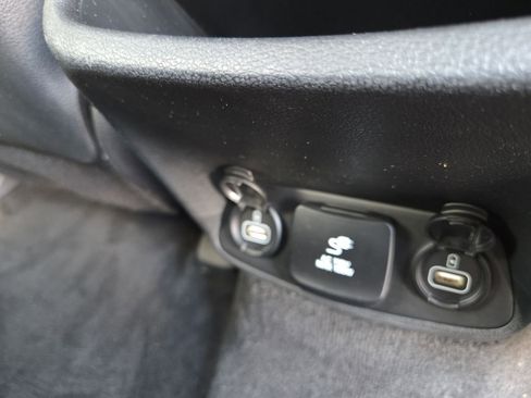 Used 2019 Hyundai Santa Fe AWD image 23