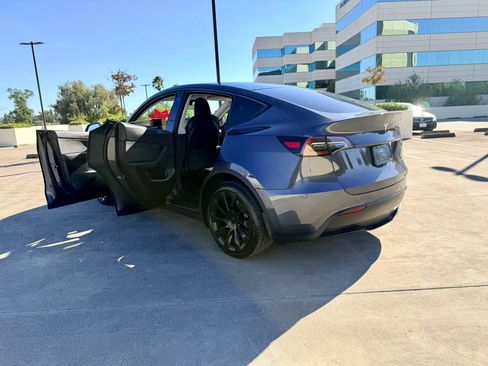 Used 2022 Tesla Model Y Long Range AWD/4WD image 37