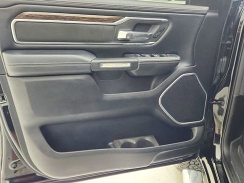 Used 2019 RAM 1500 Laramie AWD/4WD image 18