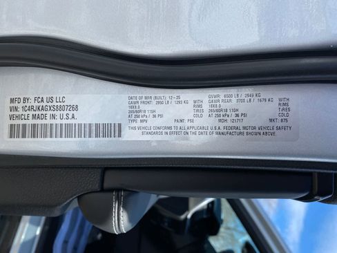 Used 2025 Jeep Grand Cherokee L Laredo image 38