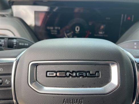 Used 2025 GMC Yukon Denali AWD/4WD image 44