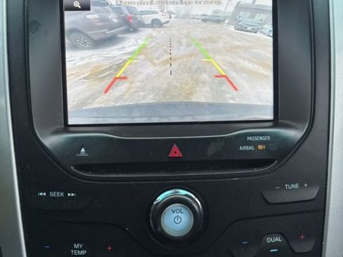 Used 2015 Ford Explorer XLT w/ Equipment Group 202B image 27