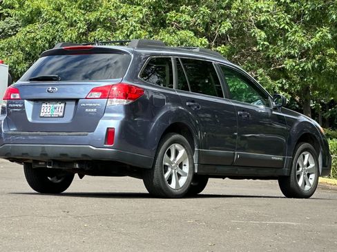 Used 2013 Subaru Outback 2.5i Limited w/ Moonroof Pkg AWD/4WD image 2