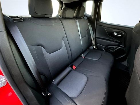 Used 2023 Jeep Renegade Latitude image 27