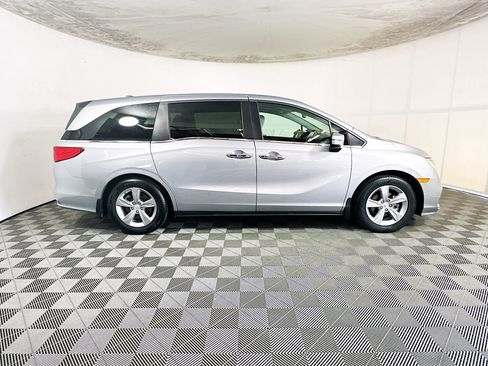 Used 2018 Honda Odyssey EX-L image 2