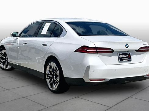 Used 2026 BMW 530i RWD image 11
