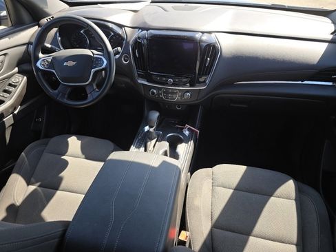 Used 2023 Chevrolet Traverse LT image 18