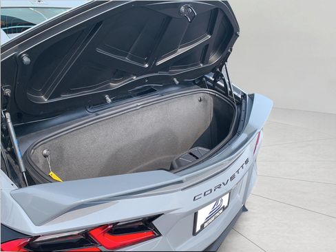 Used 2024 Chevrolet Corvette Stingray Preferred Conv w/ Z51 Performance Package RWD image 31