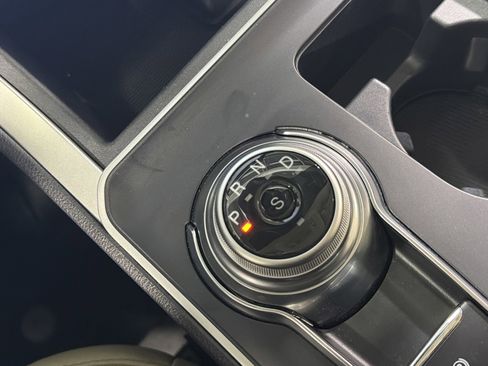 Used 2024 Ford Edge SE image 24