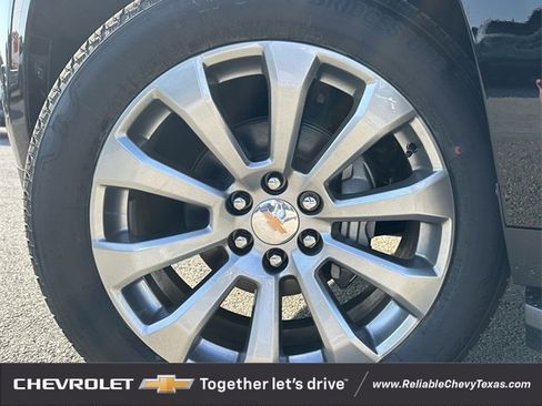 New 2026 Chevrolet Suburban Premier image 9