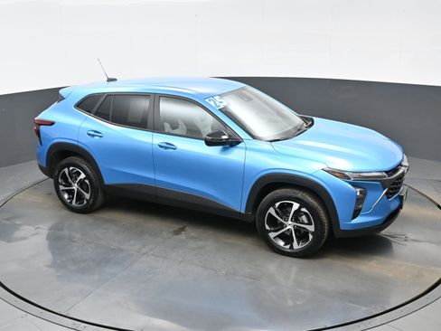 Used 2025 Chevrolet Trax RS w/ Driver Confidence Package image 36