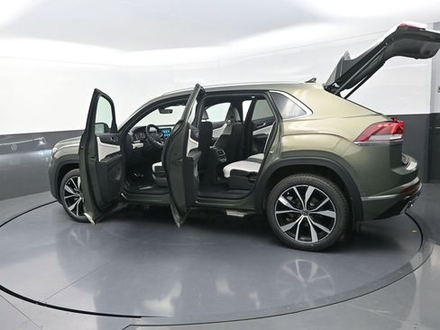 New 2026 Volkswagen Atlas Cross Sport SEL Premium R-Line AWD/4WD image 33