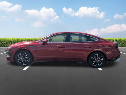 Used 2025 Hyundai Sonata SEL FWD image 8