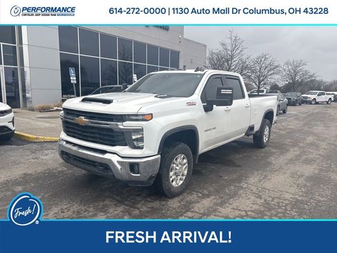 Used 2024 Chevrolet Silverado 3500 LT w/ Convenience Package image 8