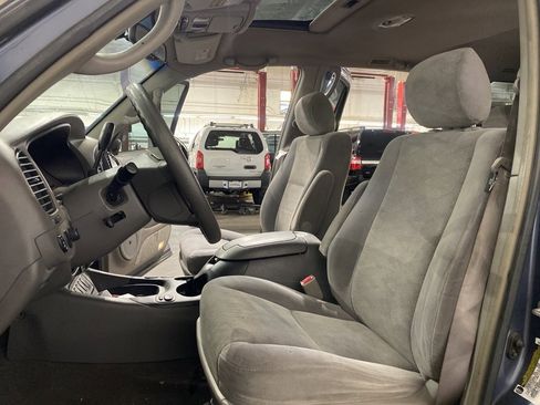 Used 2006 Toyota Sequoia SR5 image 9