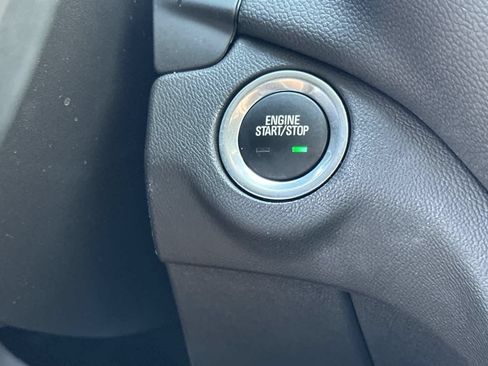Used 2024 Chevrolet Equinox LT FWD image 23