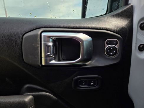 New 2026 Jeep Gladiator Sport AWD/4WD image 11