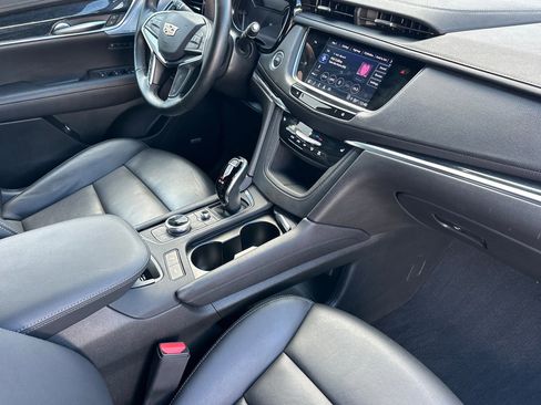 Certified 2025 Cadillac XT5 Premium Luxury image 16