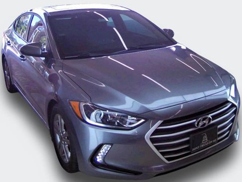 Used 2018 Hyundai Elantra Value Edition FWD image 2