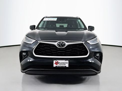 Used 2023 Toyota Highlander XLE w/ Protection Package #3 (TMS) AWD/4WD image 2