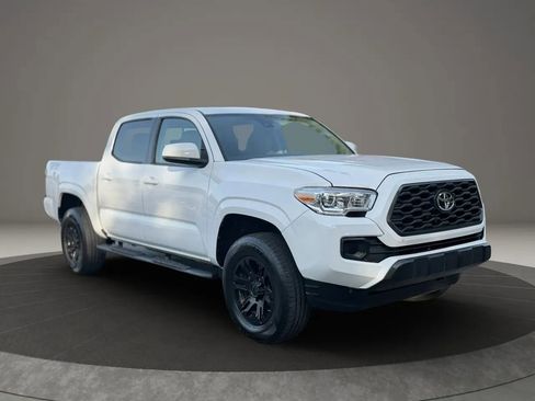 Used 2019 Toyota Tacoma SR w/ SR Convenience Package RWD image 3