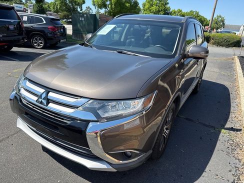 Used 2016 Mitsubishi Outlander SEL FWD image 1