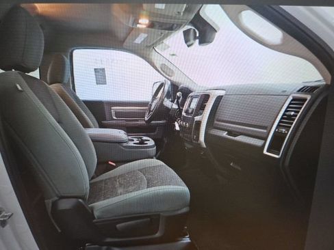 Used 2016 RAM 2500 SLT w/ Popular Equipment Group AWD/4WD image 8