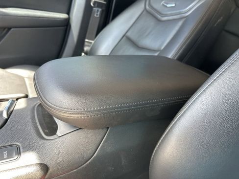 Used 2019 Cadillac XT5 Premium Luxury FWD image 40