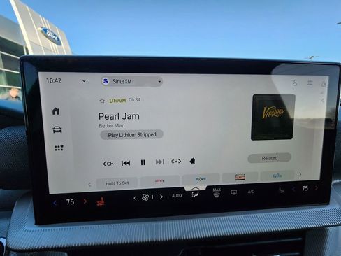 New 2026 Ford Explorer Active image 13