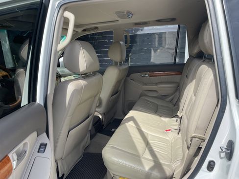 Used 2004 Lexus GX 470 image 14