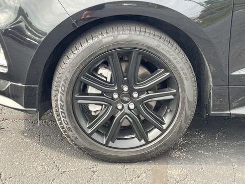 Certified 2024 Ford Edge ST-Line AWD/4WD image 8