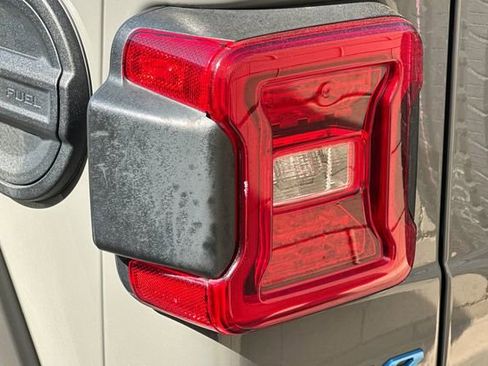 Used 2023 Jeep Wrangler Unlimited Sahara image 13