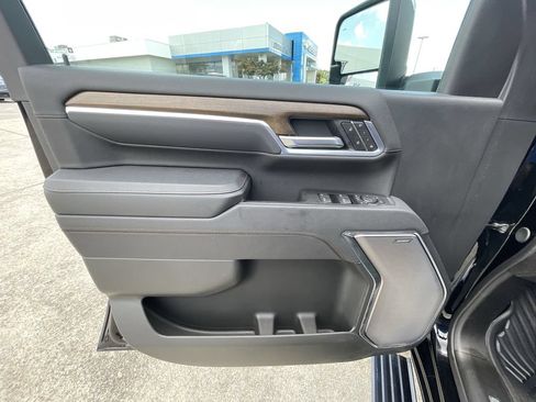Used 2025 Chevrolet Silverado 2500 High Country w/ High Country Premium Package AWD/4WD image 22