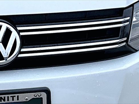 Used 2016 Volkswagen Tiguan SE image 11