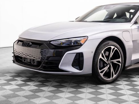 Used 2022 Audi e-tron GT Prestige w/ Prestige Package image 37