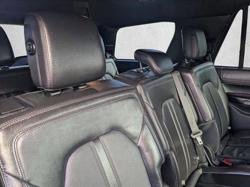 Used 2018 Ford Expedition Limited image 23