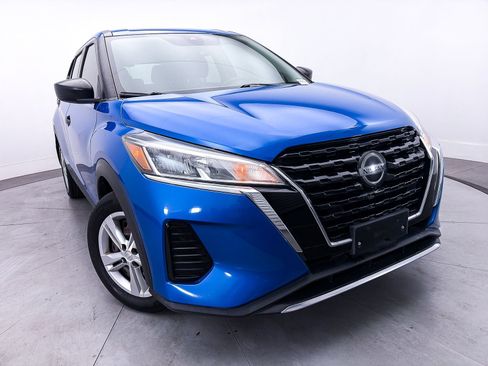 Used 2021 Nissan Kicks S FWD image 3