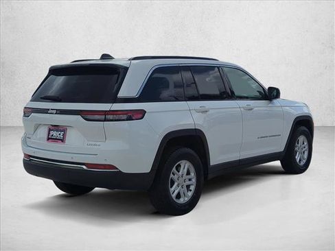 Used 2024 Jeep Grand Cherokee Laredo AWD/4WD image 5
