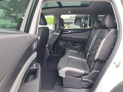 New 2026 Volkswagen Atlas Peak Edition AWD/4WD image 13