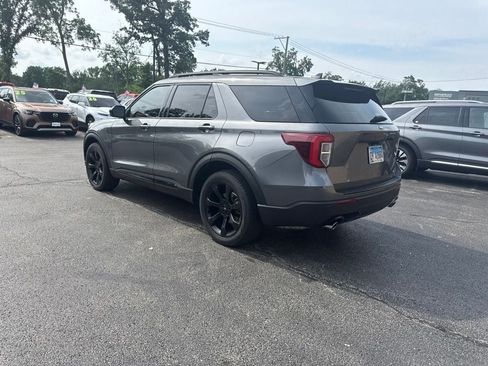 Used 2023 Ford Explorer ST-Line AWD/4WD image 6