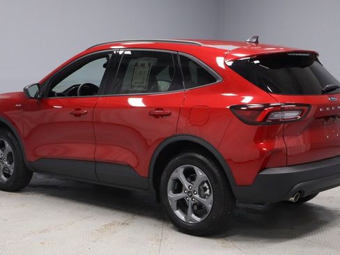 Certified 2025 Ford Escape ST-Line w/ Cold Weather Package image 9