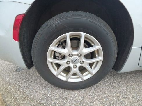 Used 2024 Chrysler Pacifica Touring-L FWD image 27