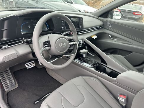 New 2026 Hyundai Elantra SEL Sport FWD image 14