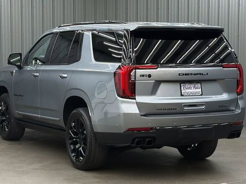 Used 2026 GMC Yukon Denali w/ Sun & Power Step Package AWD/4WD image 3