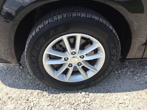 Used 2018 Dodge Grand Caravan SXT FWD image 9