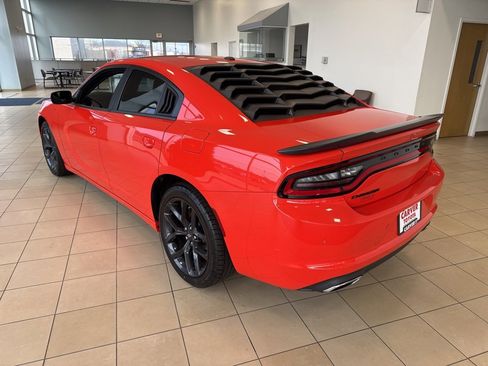 Used 2022 Dodge Charger SXT w/ Blacktop Package image 9