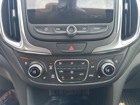 Used 2018 Chevrolet Equinox Premier FWD image 18