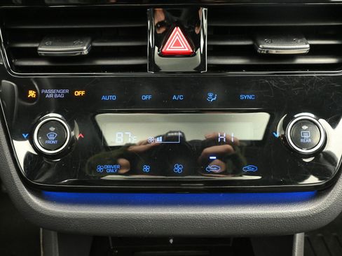 Used 2020 Hyundai Ioniq Limited image 17